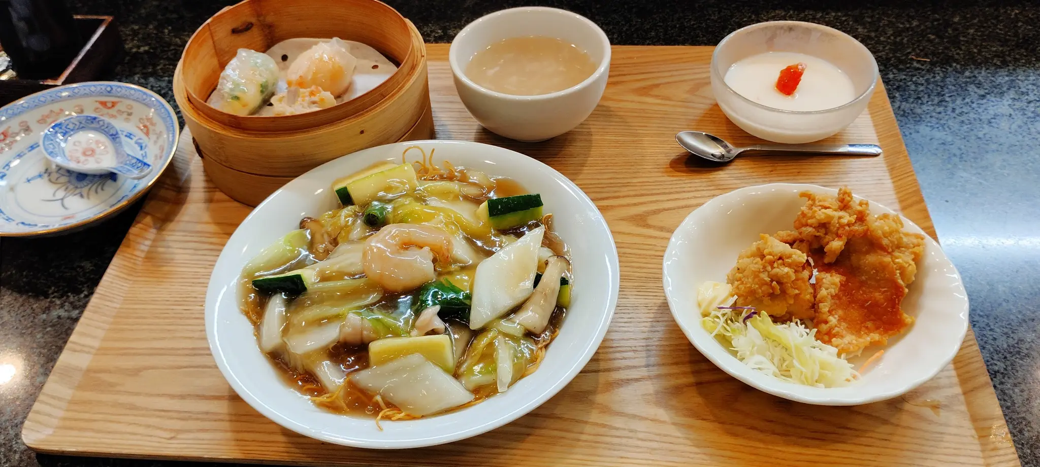 Cランチ あんかけ焼きそば飲茶セット